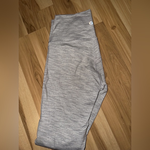 Lululemon leggings stripped - Picture 2 of 3
